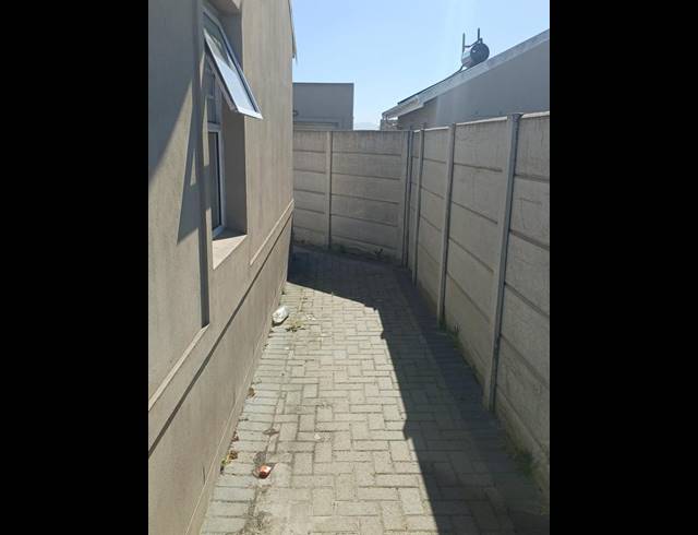 2 BEDROOM HOUSE FOR SALE IN BERNADINO HEIGHTS